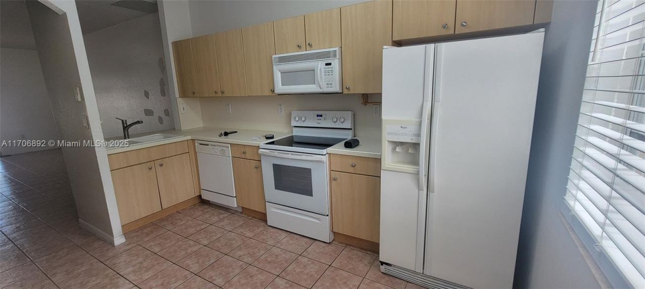 5660 NW 115th Ct, Unit 204, Doral, FL 33178 Photo