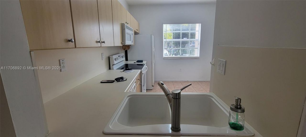 5660 NW 115th Ct, Unit 204, Doral, FL 33178 Photo