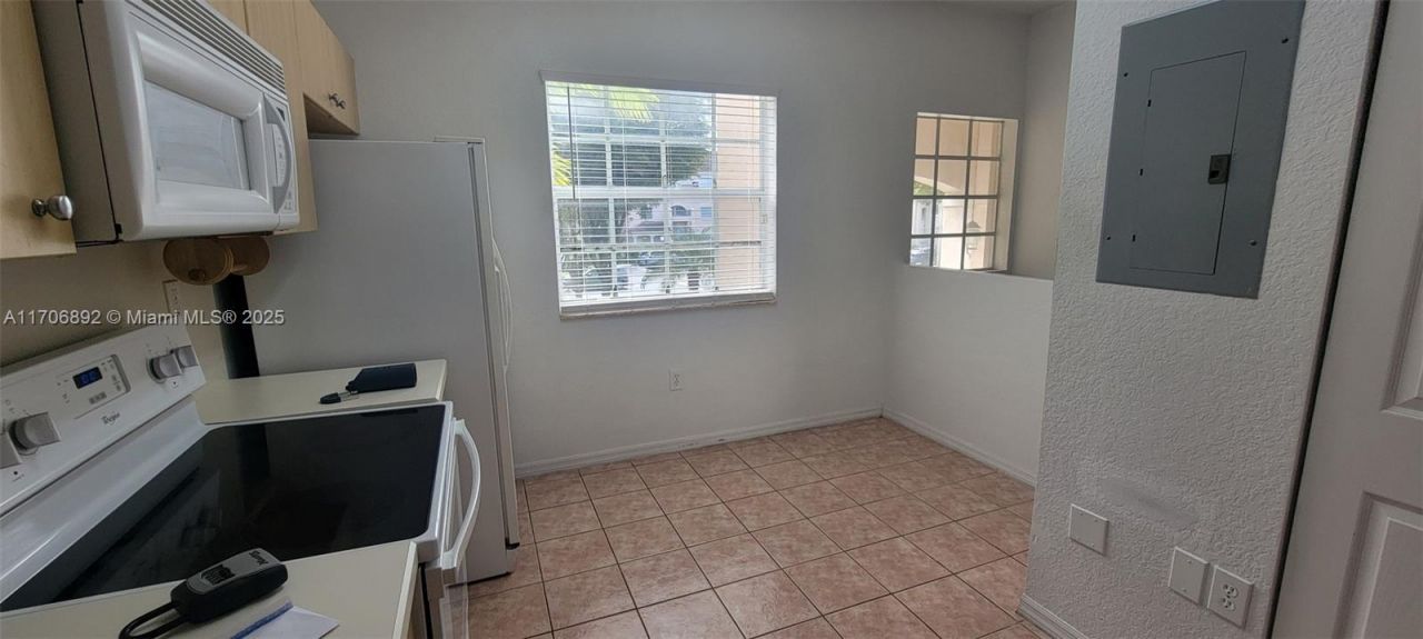 5660 NW 115th Ct, Unit 204, Doral, FL 33178 Photo