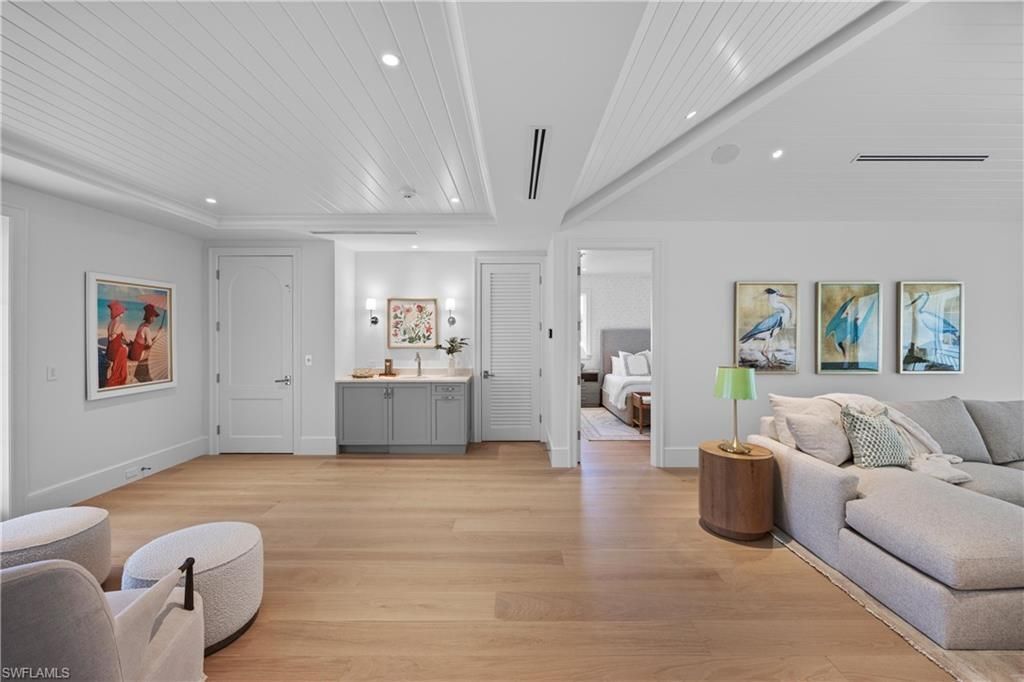 3295 Gordon Dr, Naples, FL 34102 Photo