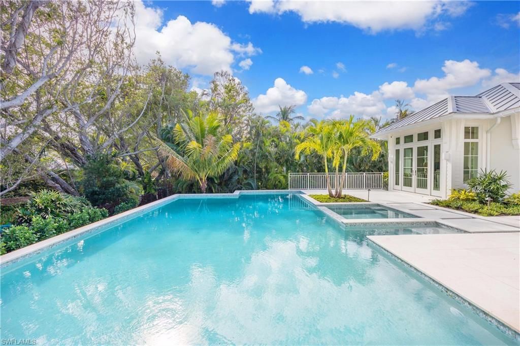 3295 Gordon Dr, Naples, FL 34102 Photo