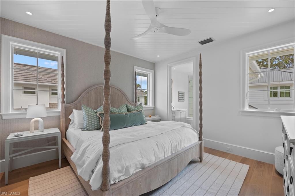 3295 Gordon Dr, Naples, FL 34102 Photo