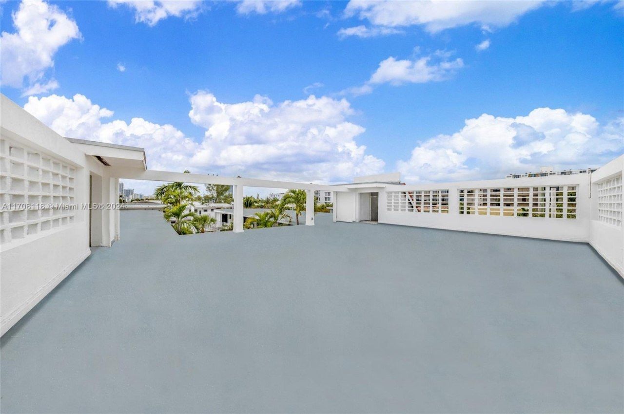 235 78th St, Miami Beach, FL 33141 Photo