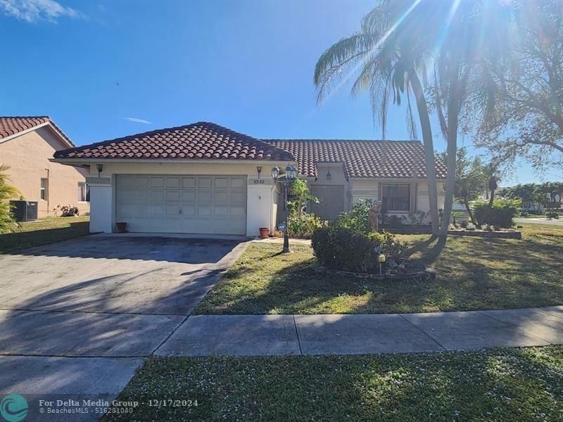 9332 Laurel Green Dr, Boynton Beach, FL 33437 Main Photo