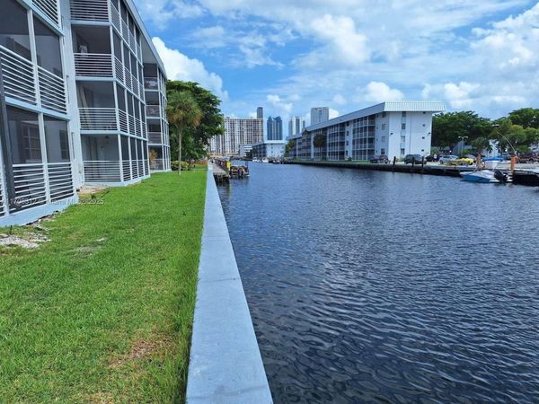 3600 NE 170th St, Unit 402, North Miami Beach, FL 33160