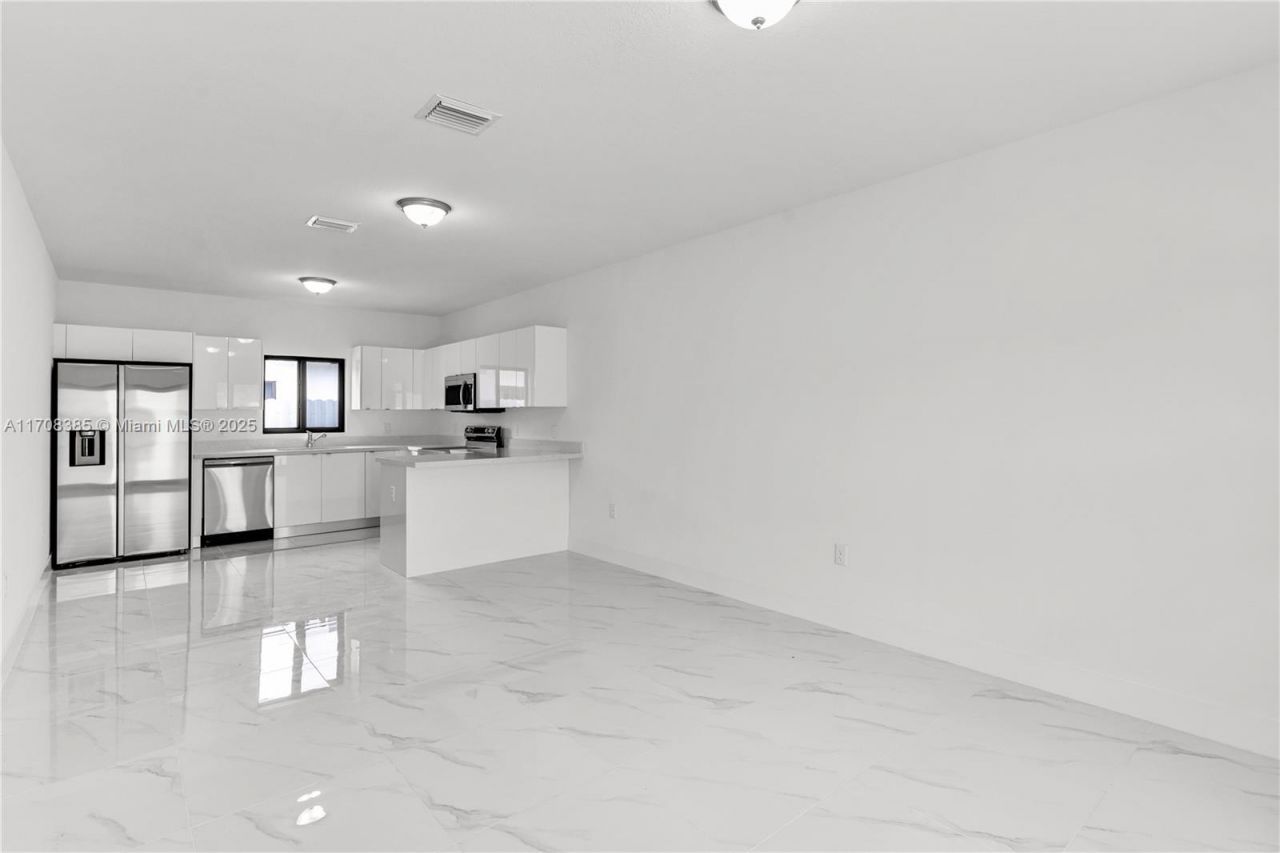 11970-11972 SW 213 St, Miami, FL 33177 Photo