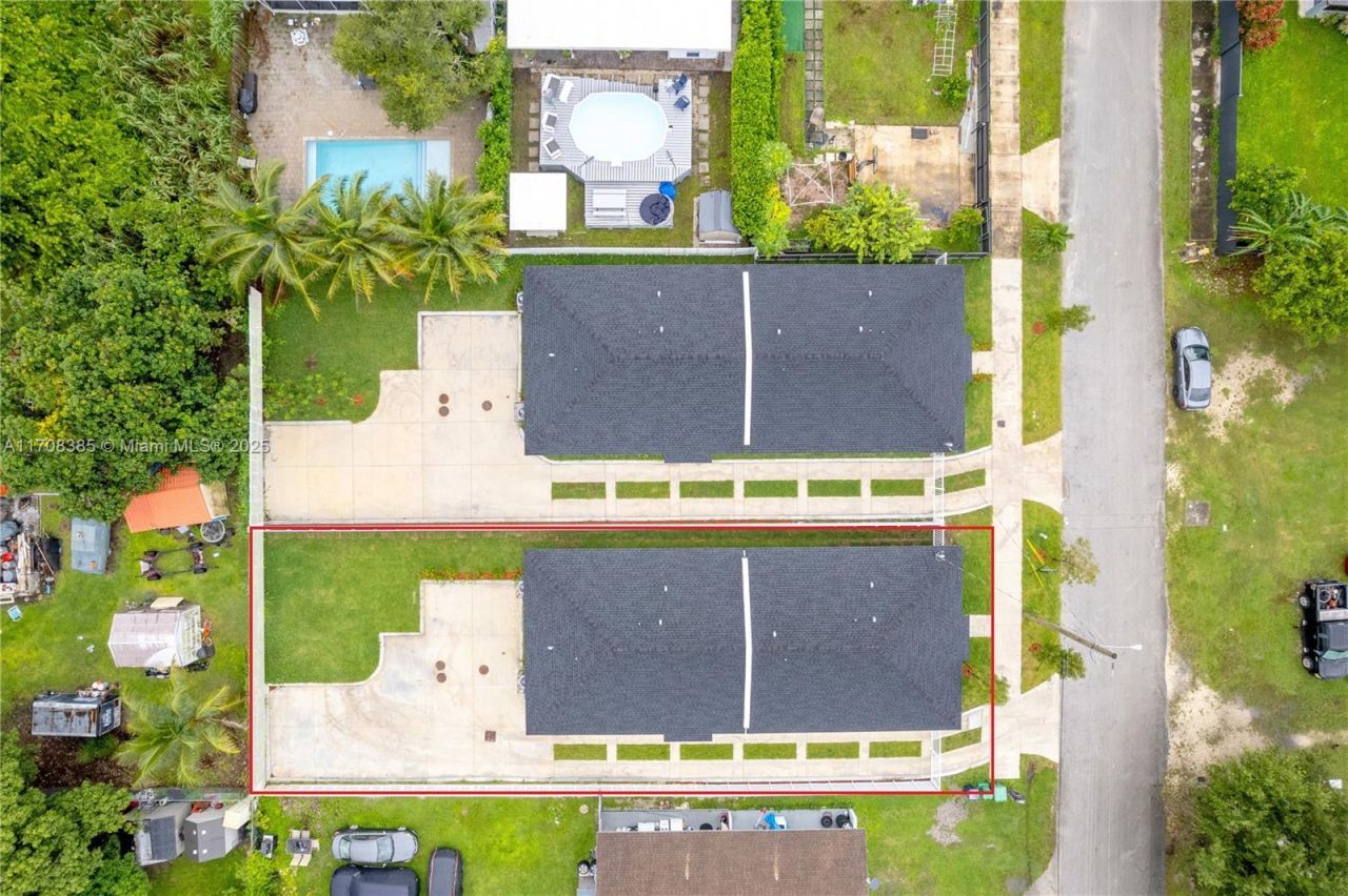 11970-11972 SW 213 St, Miami, FL 33177 Photo