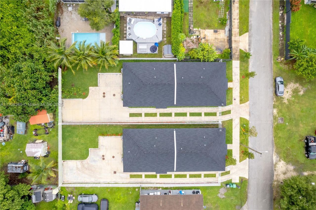 11970-11972 SW 213 St, Miami, FL 33177 Photo