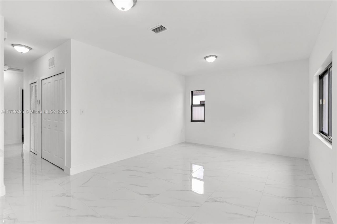 11970-11972 SW 213 St, Miami, FL 33177 Photo