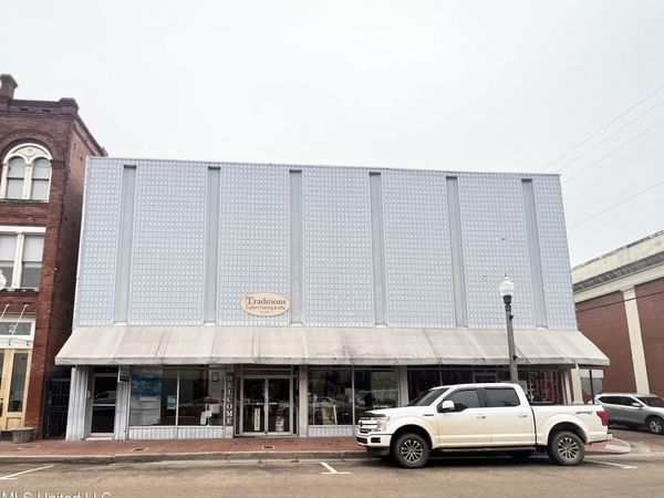 220 Howard Street, Greenwood, MS 38930