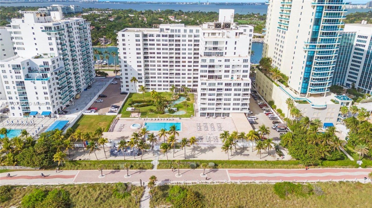 5005 Collins Ave, Unit 425, Miami Beach, FL 33140 Photo