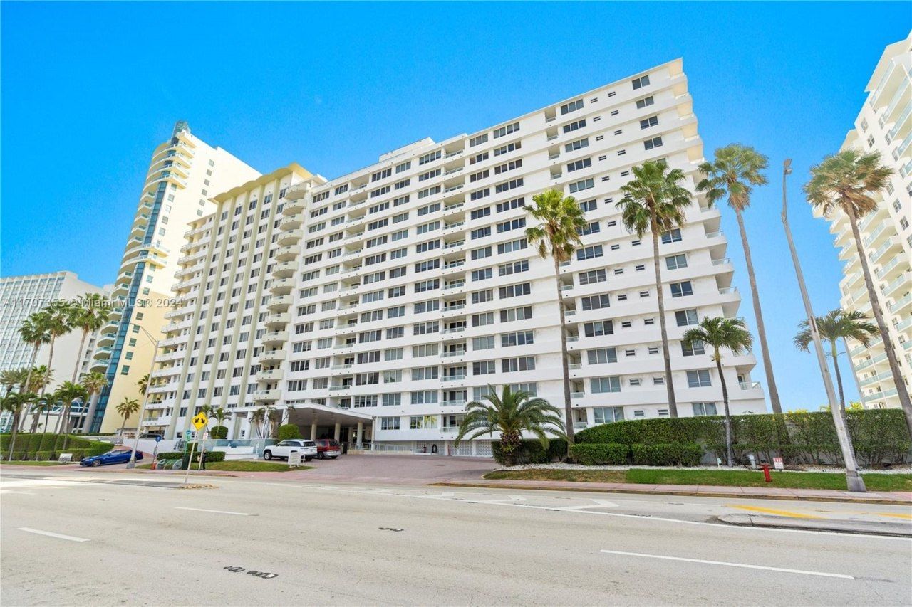 5005 Collins Ave, Unit 425, Miami Beach, FL 33140 Photo