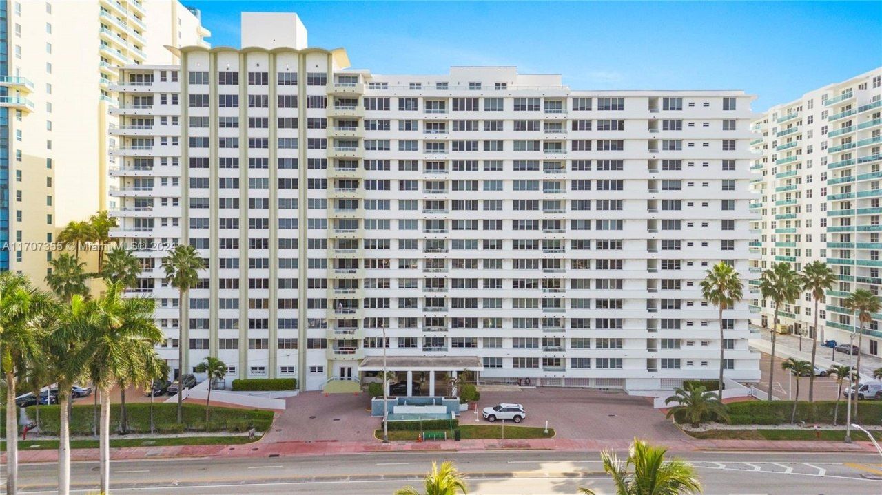 5005 Collins Ave, Unit 425, Miami Beach, FL 33140 Photo