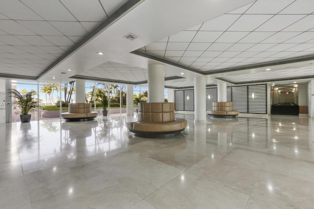 5005 Collins Ave, Unit 425, Miami Beach, FL 33140 Photo