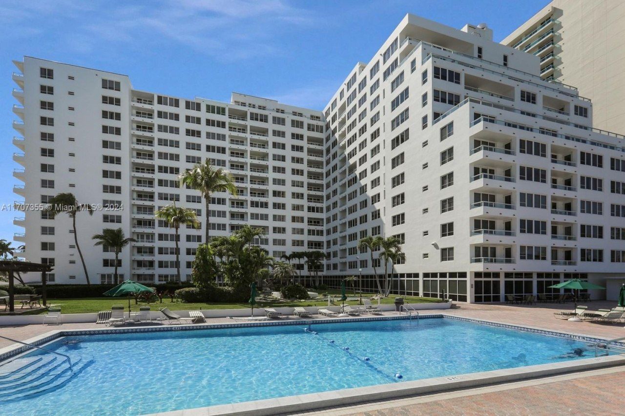 5005 Collins Ave, Unit 425, Miami Beach, FL 33140 Photo