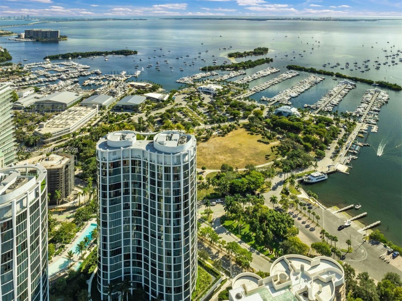 2811 S Bayshore Dr, Unit 20BC, Miami, FL 33133 Photo
