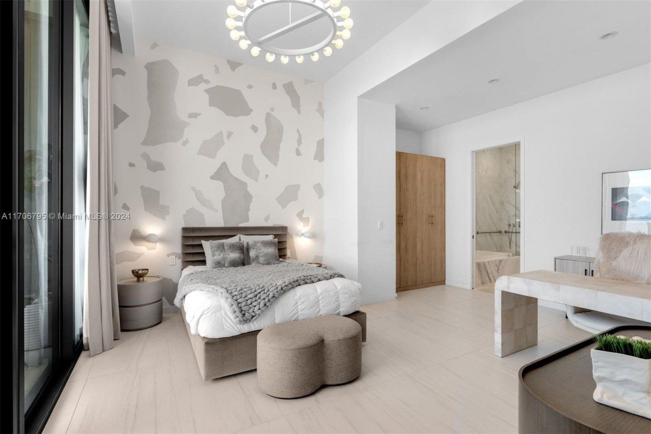 2811 S Bayshore Dr, Unit 20BC, Miami, FL 33133 Photo