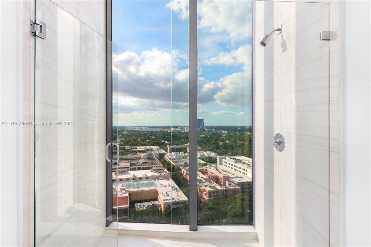 2811 S Bayshore Dr, Unit 20BC, Miami, FL 33133 Photo