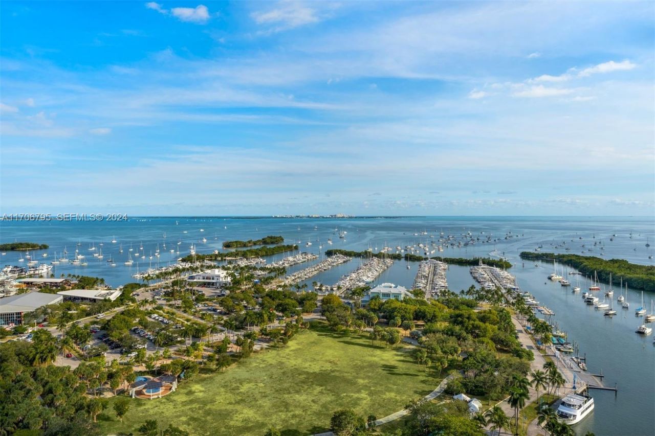 2811 S Bayshore Dr, Unit 20BC, Miami, FL 33133 Photo