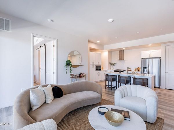 3131 N CENTRAL Avenue, Unit 6014, Phoenix, AZ 85012