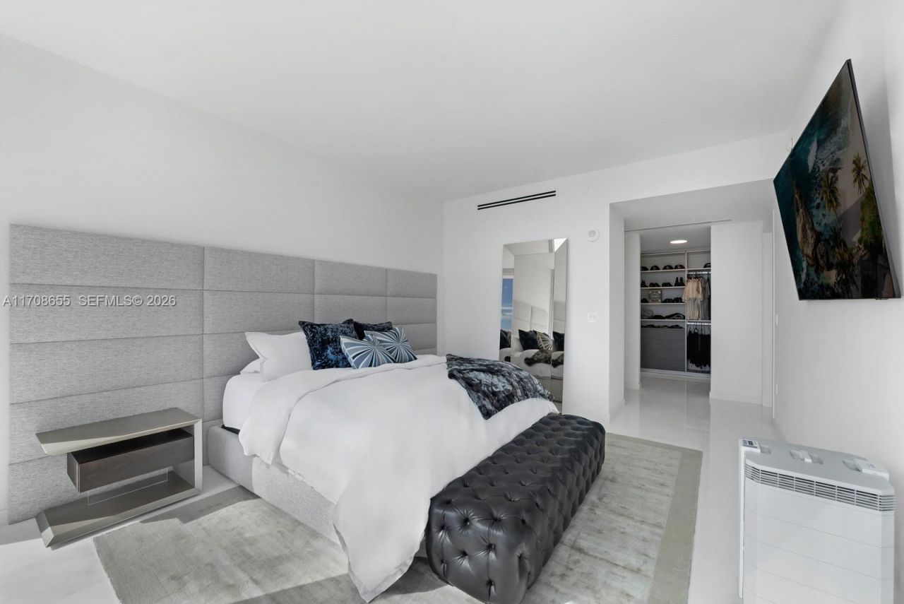 300 Biscayne Blvd Way, Unit 4703, Miami, FL 33131 Photo