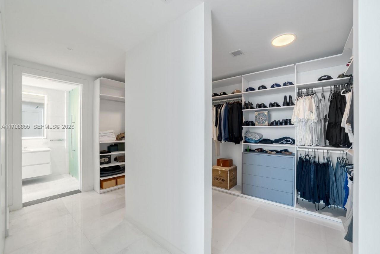 300 Biscayne Blvd Way, Unit 4703, Miami, FL 33131 Photo