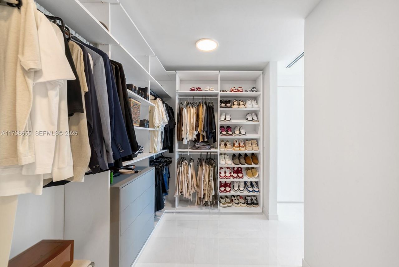 300 Biscayne Blvd Way, Unit 4703, Miami, FL 33131 Photo