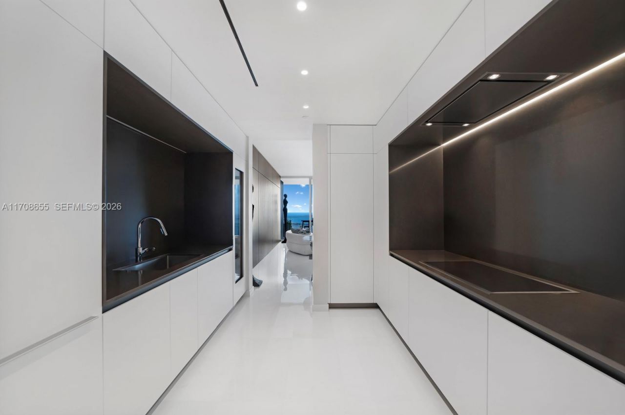 300 Biscayne Blvd Way, Unit 4703, Miami, FL 33131 Photo