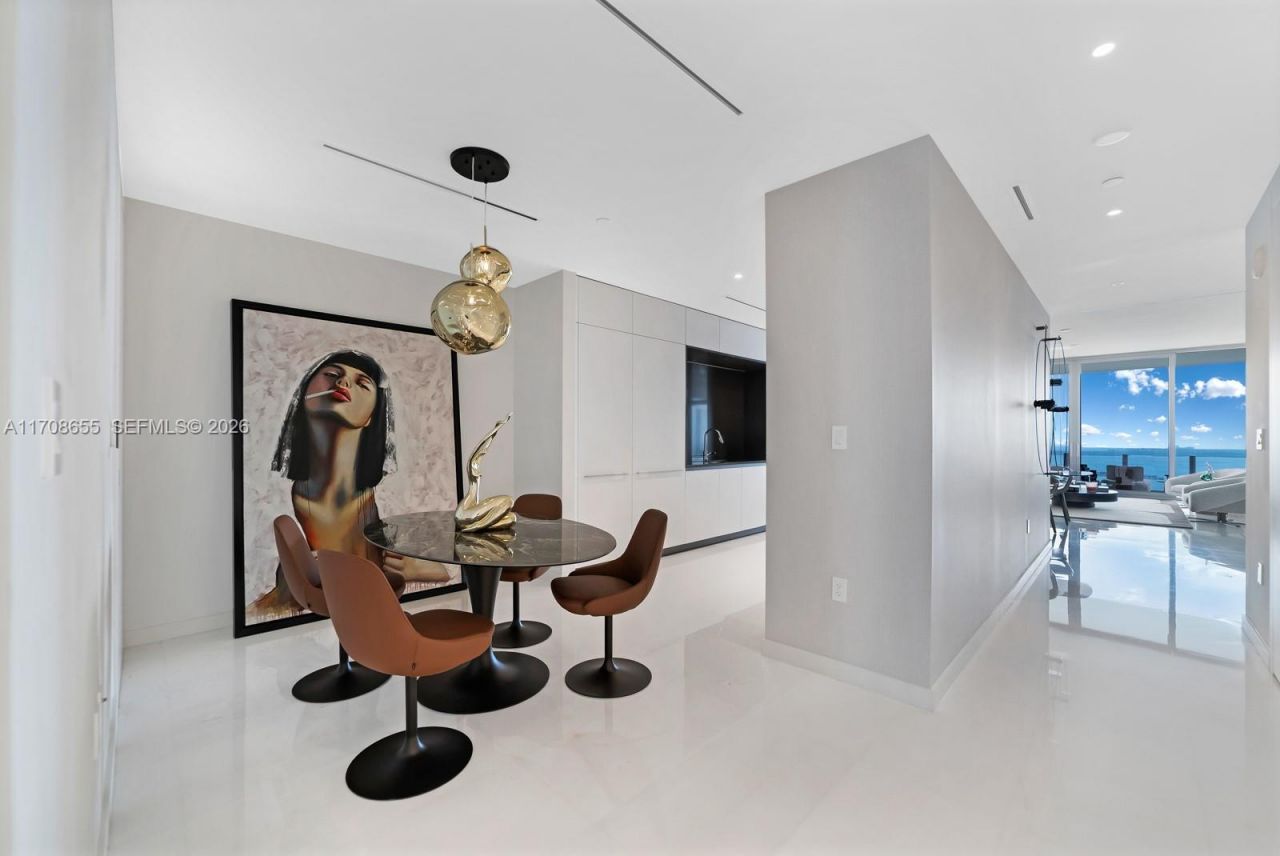 300 Biscayne Blvd Way, Unit 4703, Miami, FL 33131 Photo