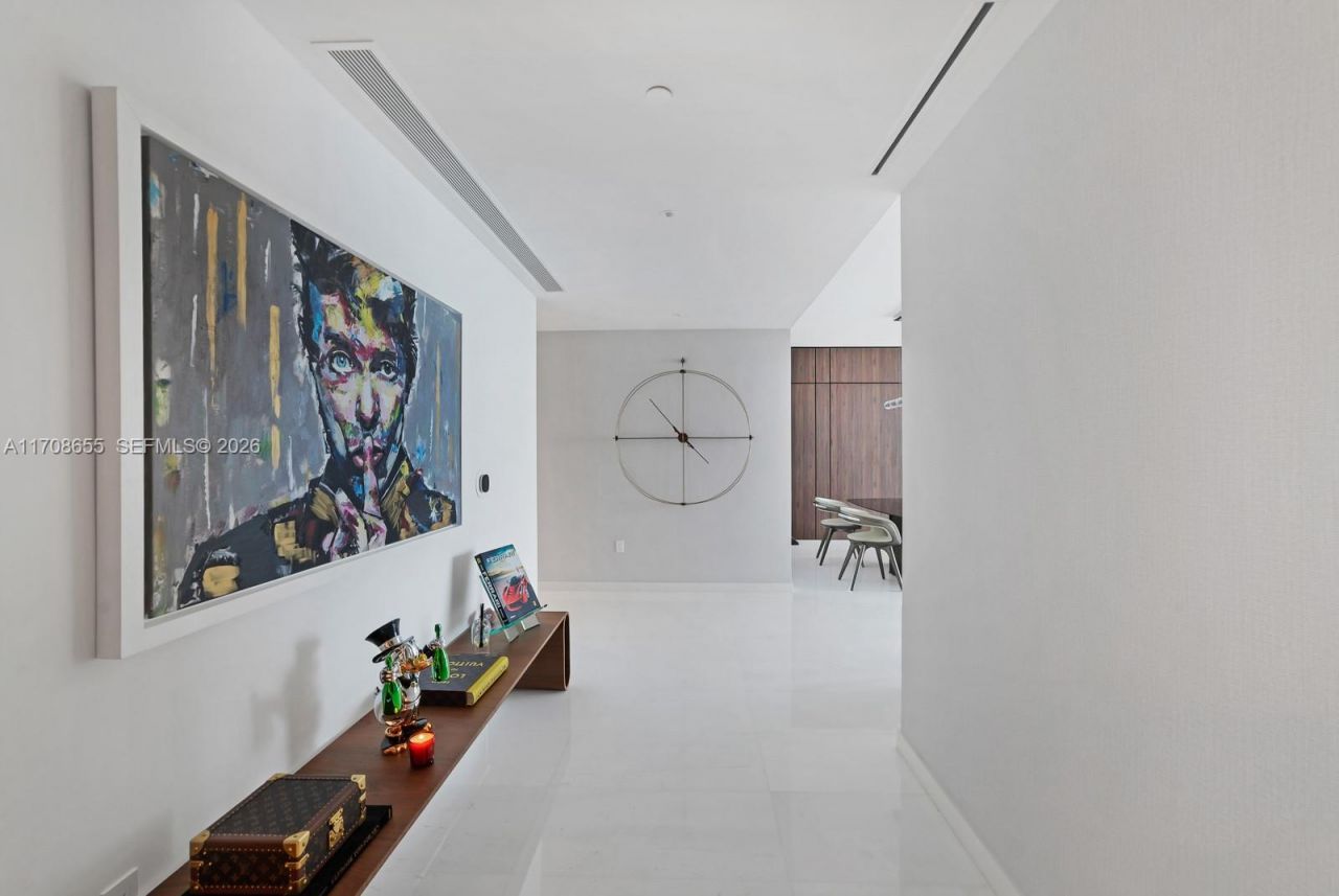 300 Biscayne Blvd Way, Unit 4703, Miami, FL 33131 Photo