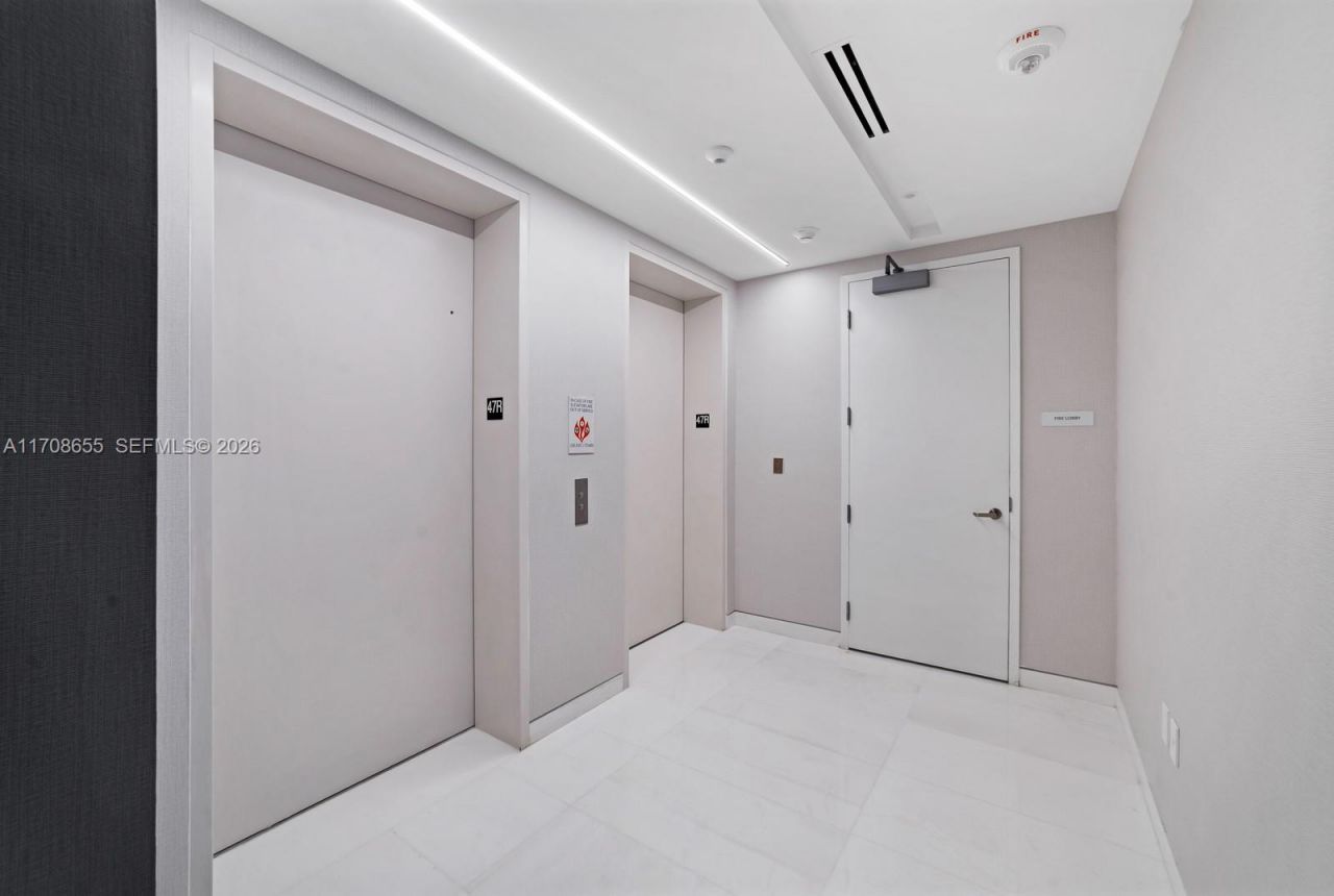 300 Biscayne Blvd Way, Unit 4703, Miami, FL 33131 Photo