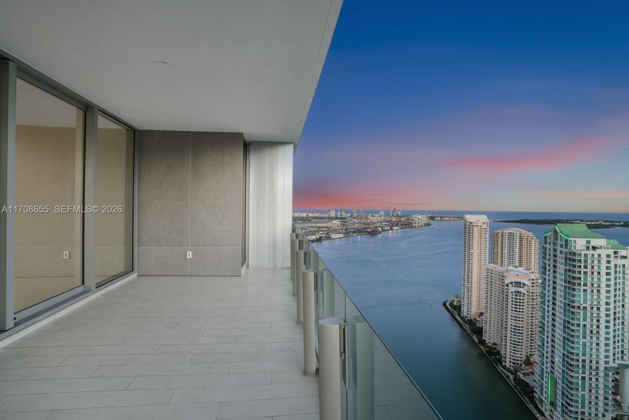 300 Biscayne Blvd Way, Unit 4703, Miami, FL 33131 Photo
