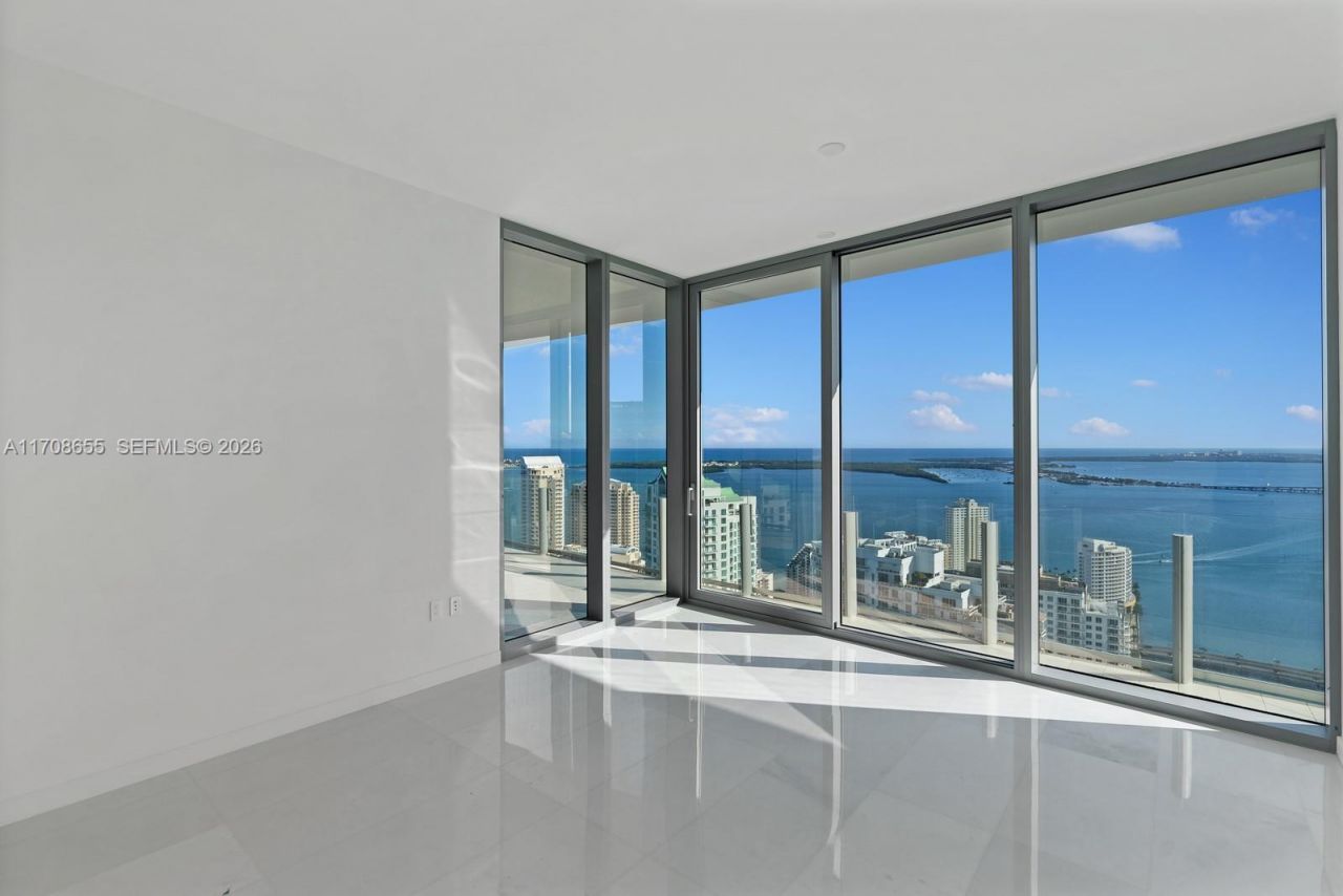 300 Biscayne Blvd Way, Unit 4703, Miami, FL 33131 Photo
