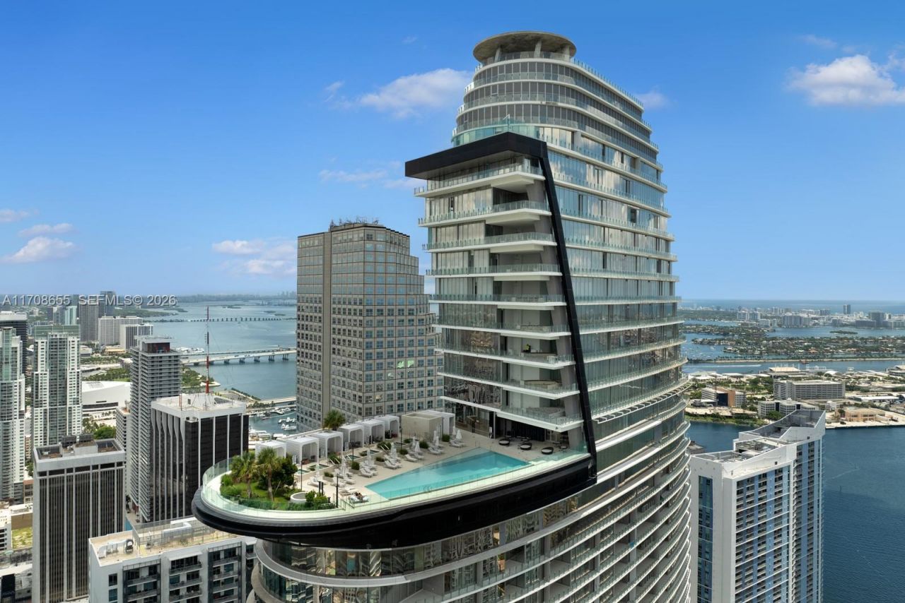 300 Biscayne Blvd Way, Unit 4703, Miami, FL 33131 Photo