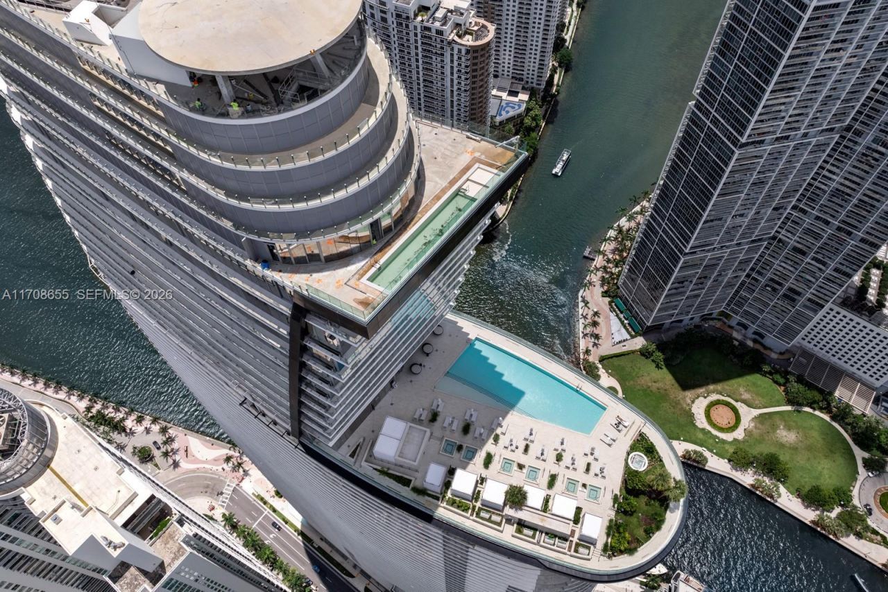 300 Biscayne Blvd Way, Unit 4703, Miami, FL 33131 Photo