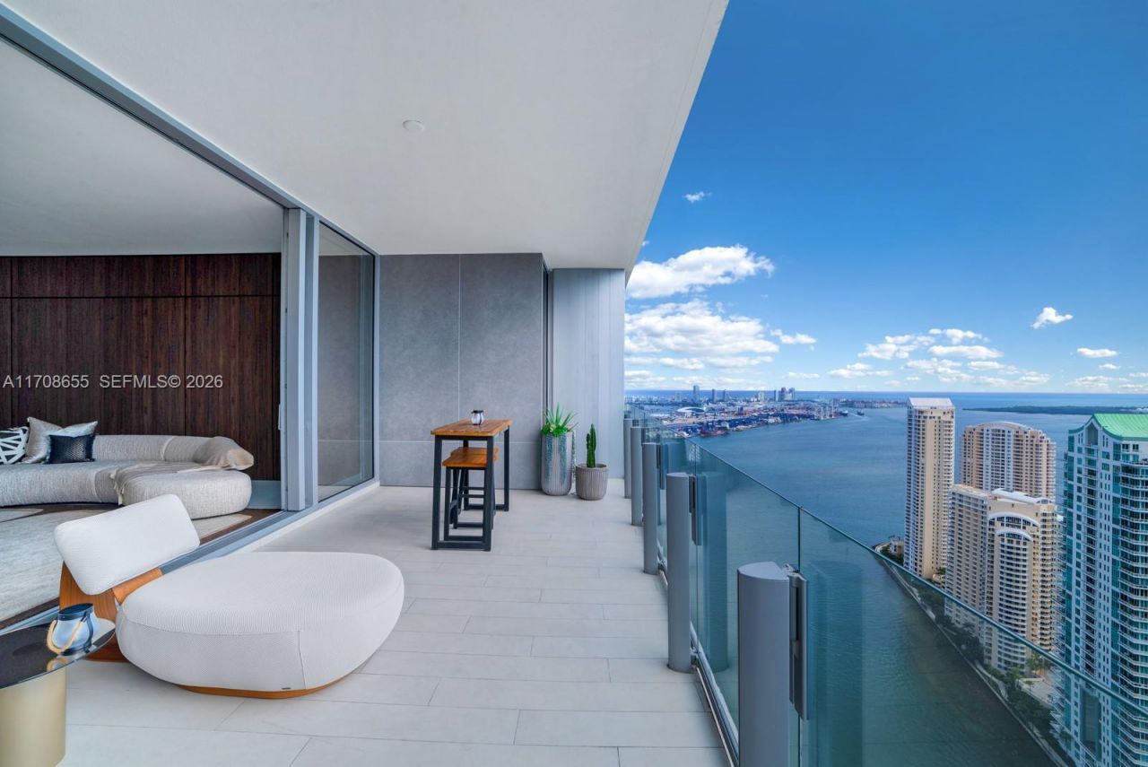 300 Biscayne Blvd Way, Unit 4703, Miami, FL 33131 Photo