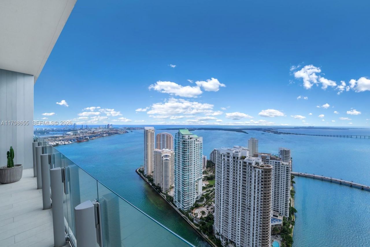 300 Biscayne Blvd Way, Unit 4703, Miami, FL 33131 Photo