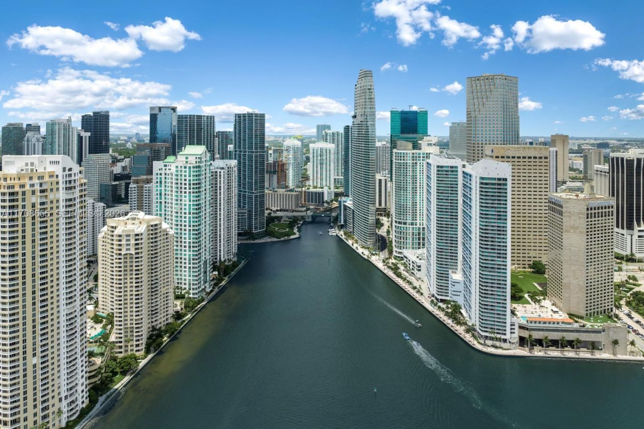 300 Biscayne Blvd Way, Unit 4703, Miami, FL 33131 Photo