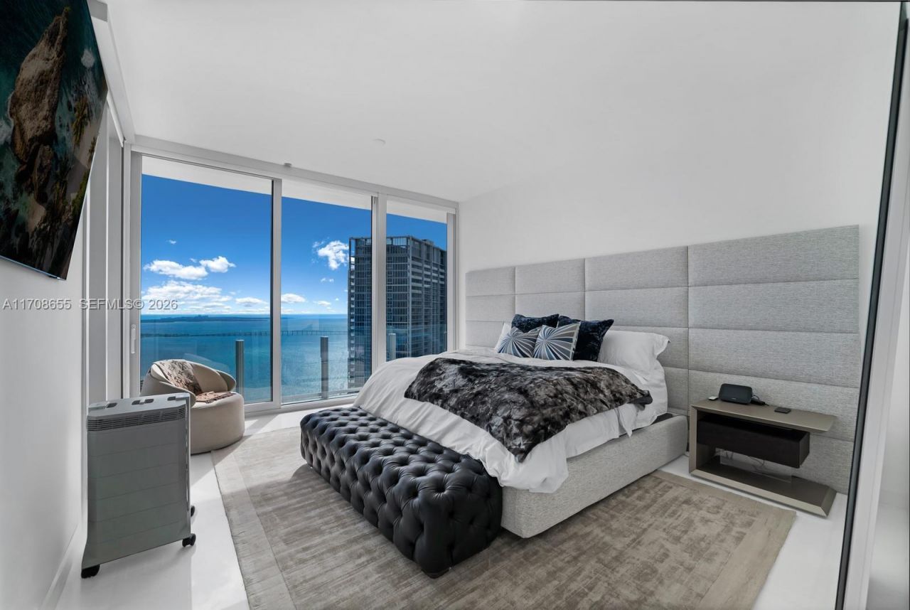 300 Biscayne Blvd Way, Unit 4703, Miami, FL 33131 Photo