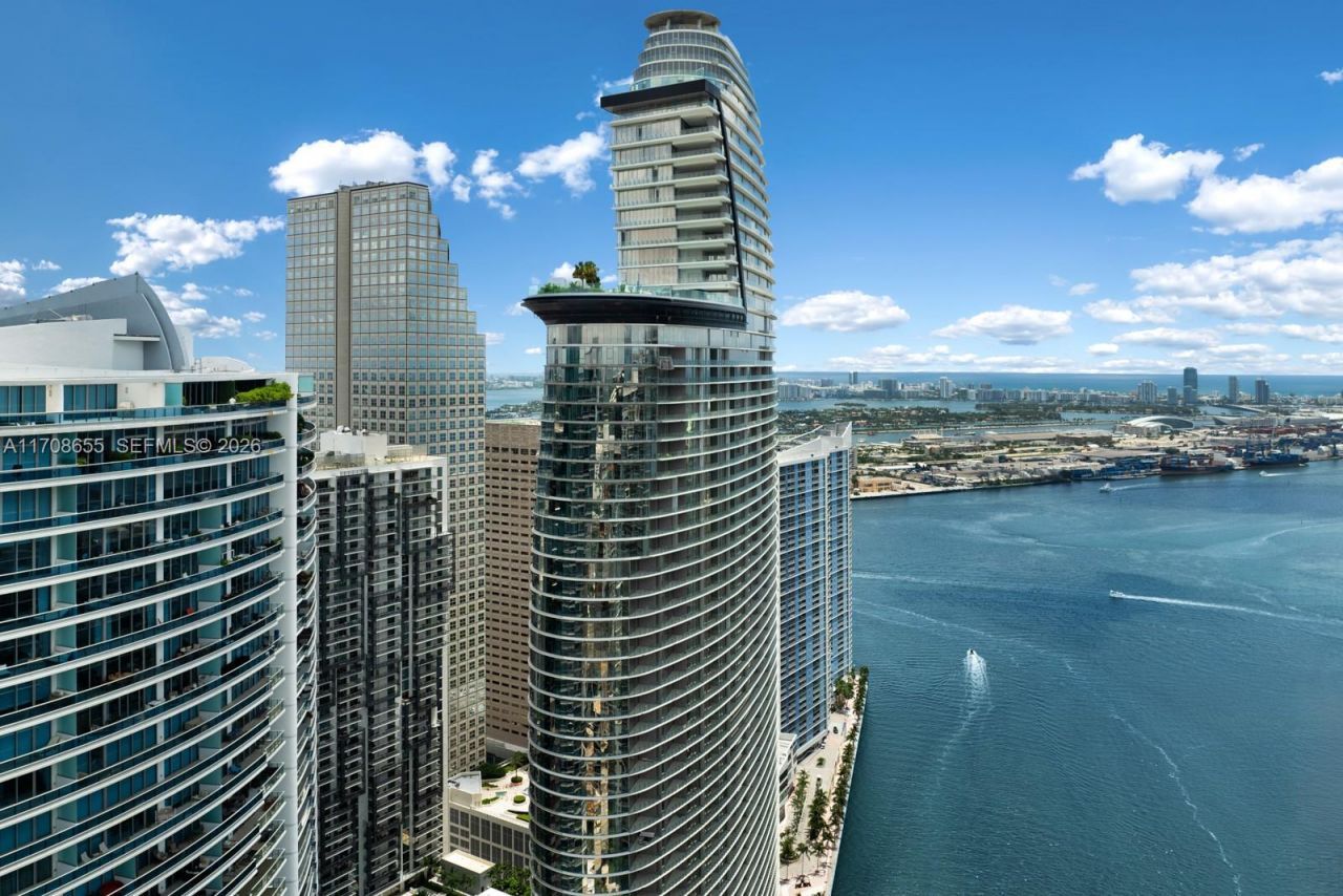 300 Biscayne Blvd Way, Unit 4703, Miami, FL 33131 Photo