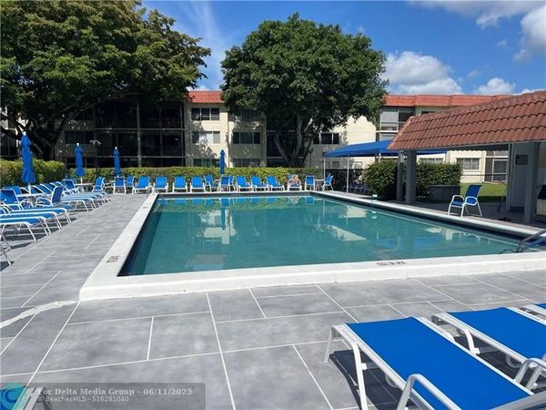 9410 N Hollybrook Lake Drive, Unit 310, Pembroke Pines, FL 33025