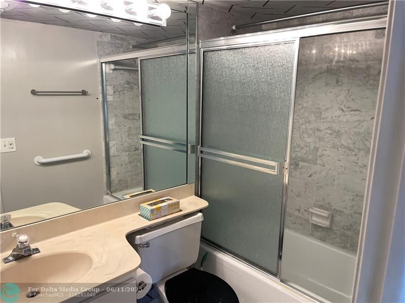 9410 N Hollybrook Lake Drive, Unit 310, Pembroke Pines, FL 33025 Photo