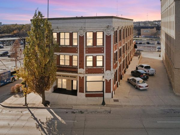 41 E. University Avenue, Champaign, IL 61820