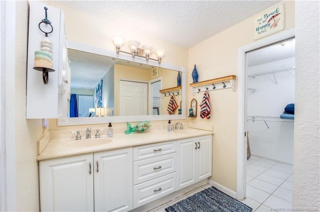 4060 NE Breakwater Drive, Jensen Beach, FL 34957 Photo