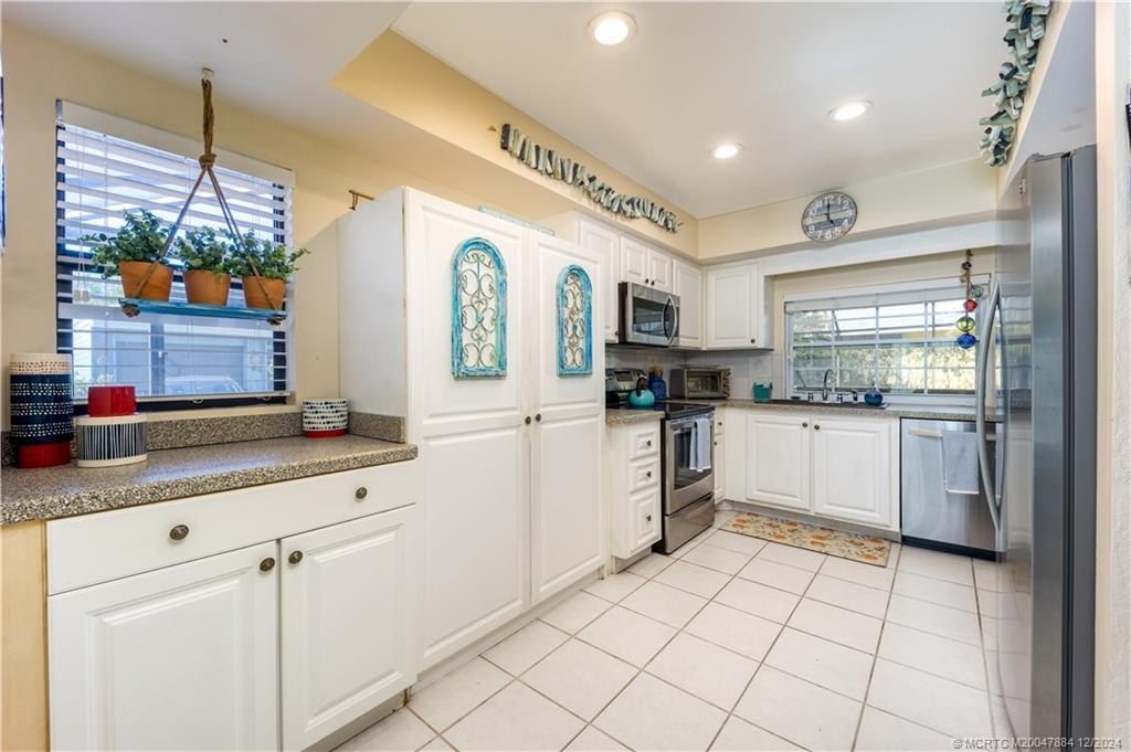 4060 NE Breakwater Drive, Jensen Beach, FL 34957 Photo