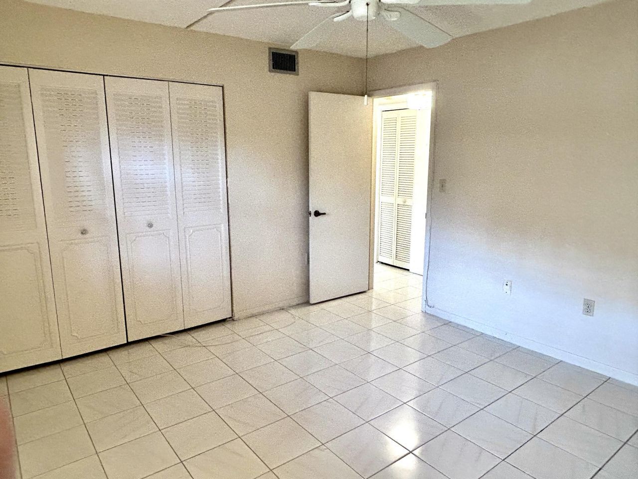 3930 Inverrary Boulevard, Unit 303-D, Lauderhill, FL 33319 Photo