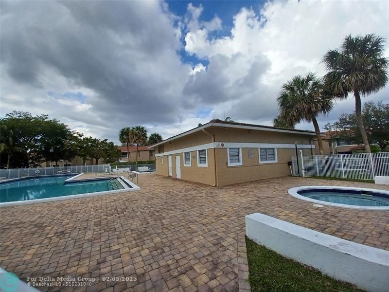 10036 Twin Lakes Drive, Unit 37F, Coral Springs, FL 33071 Photo