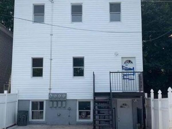 88 Taft Avenue, Staten Island, NY 10301