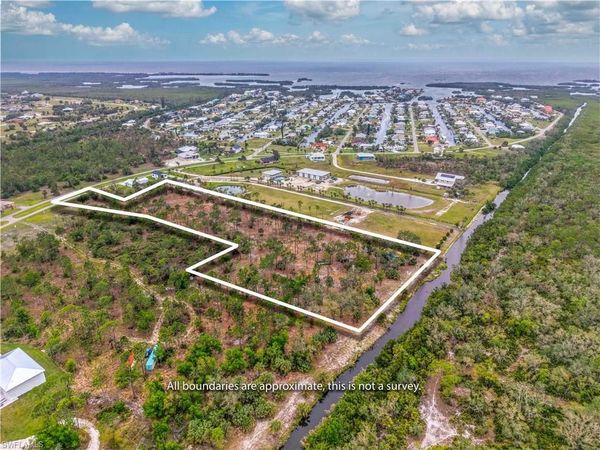 24540 Yacht Club BLVD, PUNTA GORDA, FL 33955
