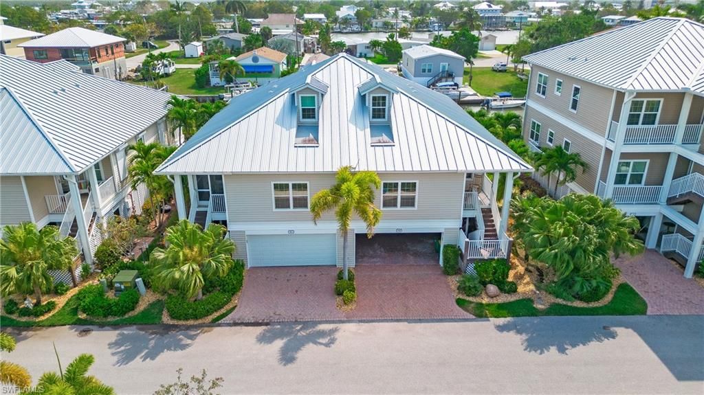 318 Angler Dr, Unit 402, Goodland, FL 34140 Photo